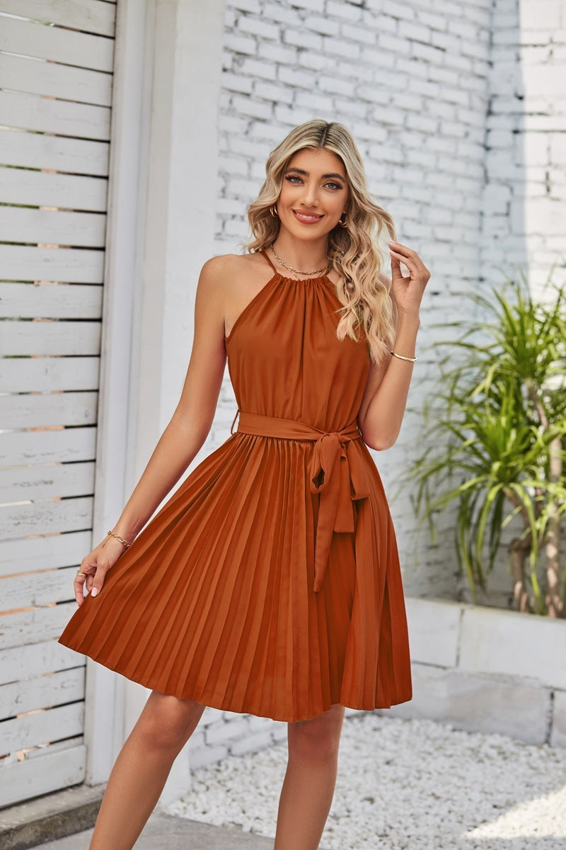 Sommerliches Trägerloses Kleid mit Halterneck – Elegantes Faltenkleid für Strand & Freizeit